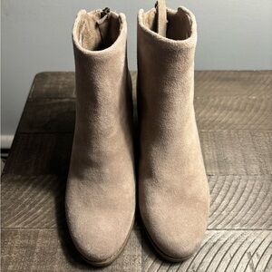 Tom’s Classic Beige Suede Ankle Boots